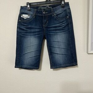 Y2K Request Dark Wash Bermuda Denim Shorts Embellished Pockets Size 7/28 Stretch